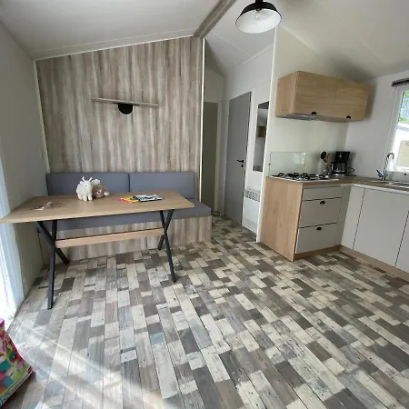 Le 4* رويا