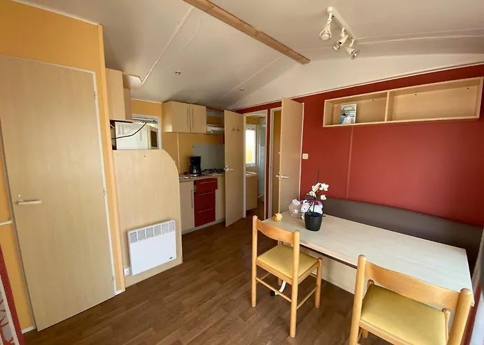 Κάμπινγκ Le 4*