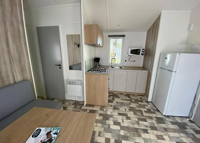 Κάμπινγκ Le Ρουαγιάν