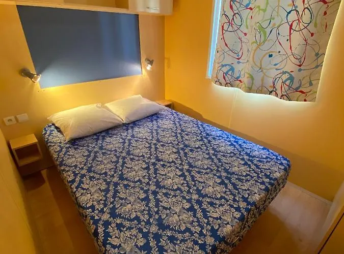 Κάμπινγκ Le Ρουαγιάν