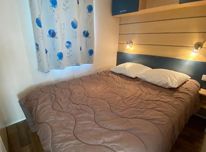 Le Κάμπινγκ 4*