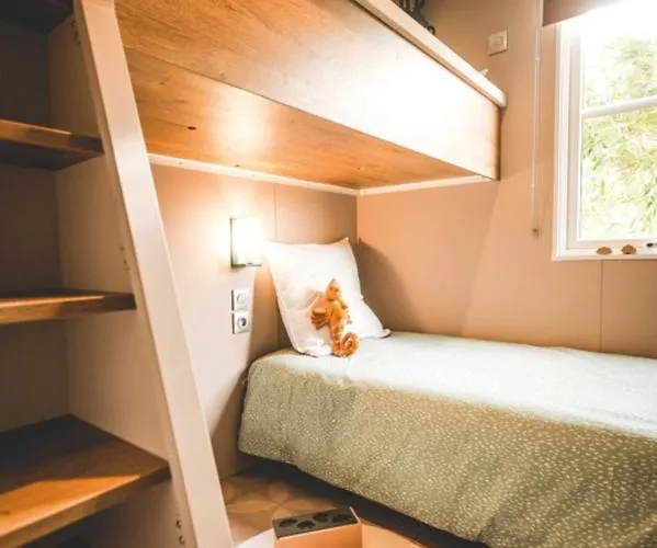 Le Κάμπινγκ 4*